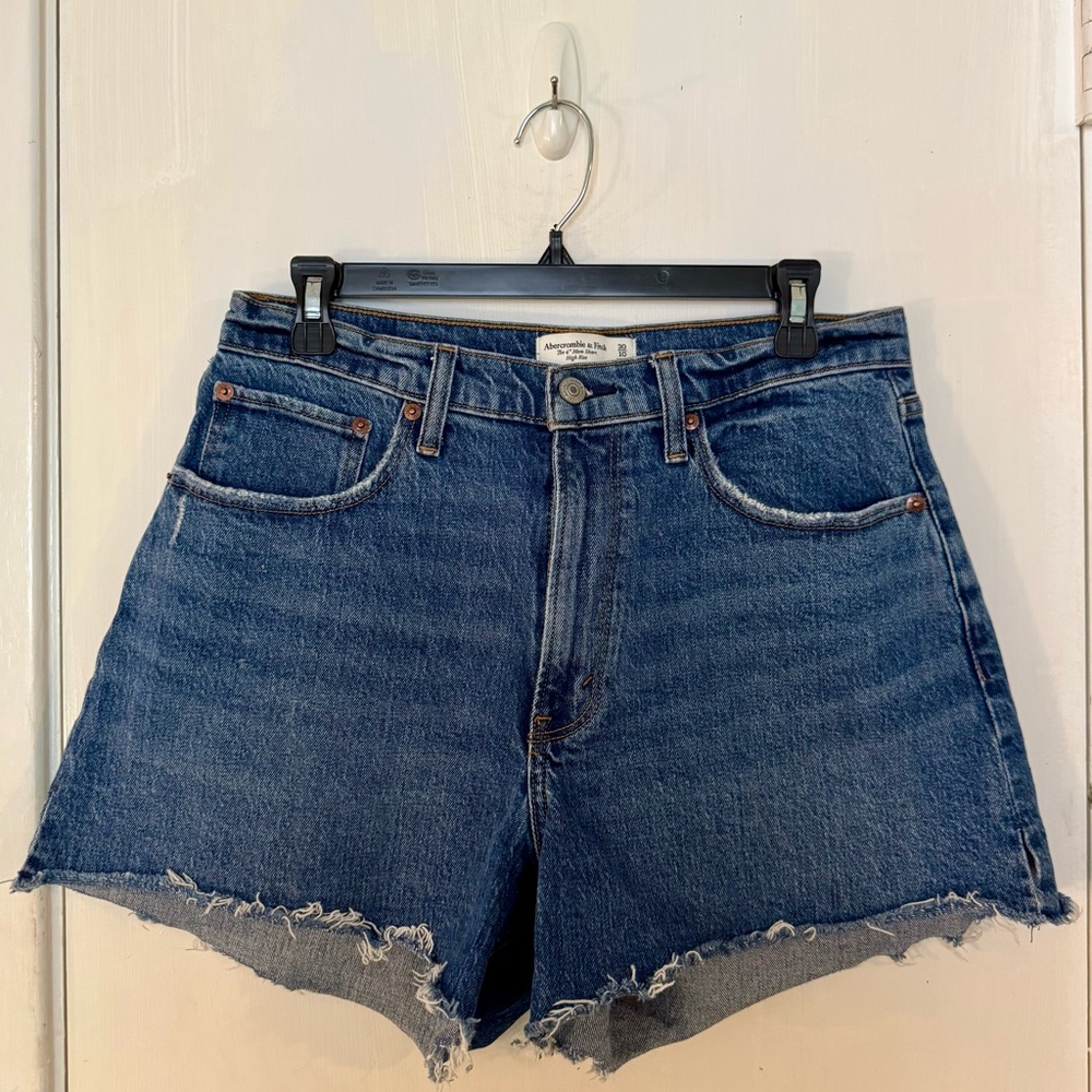 Abercrombie High Rise 4” Mom Shorts — Curve Love, Size 10/30